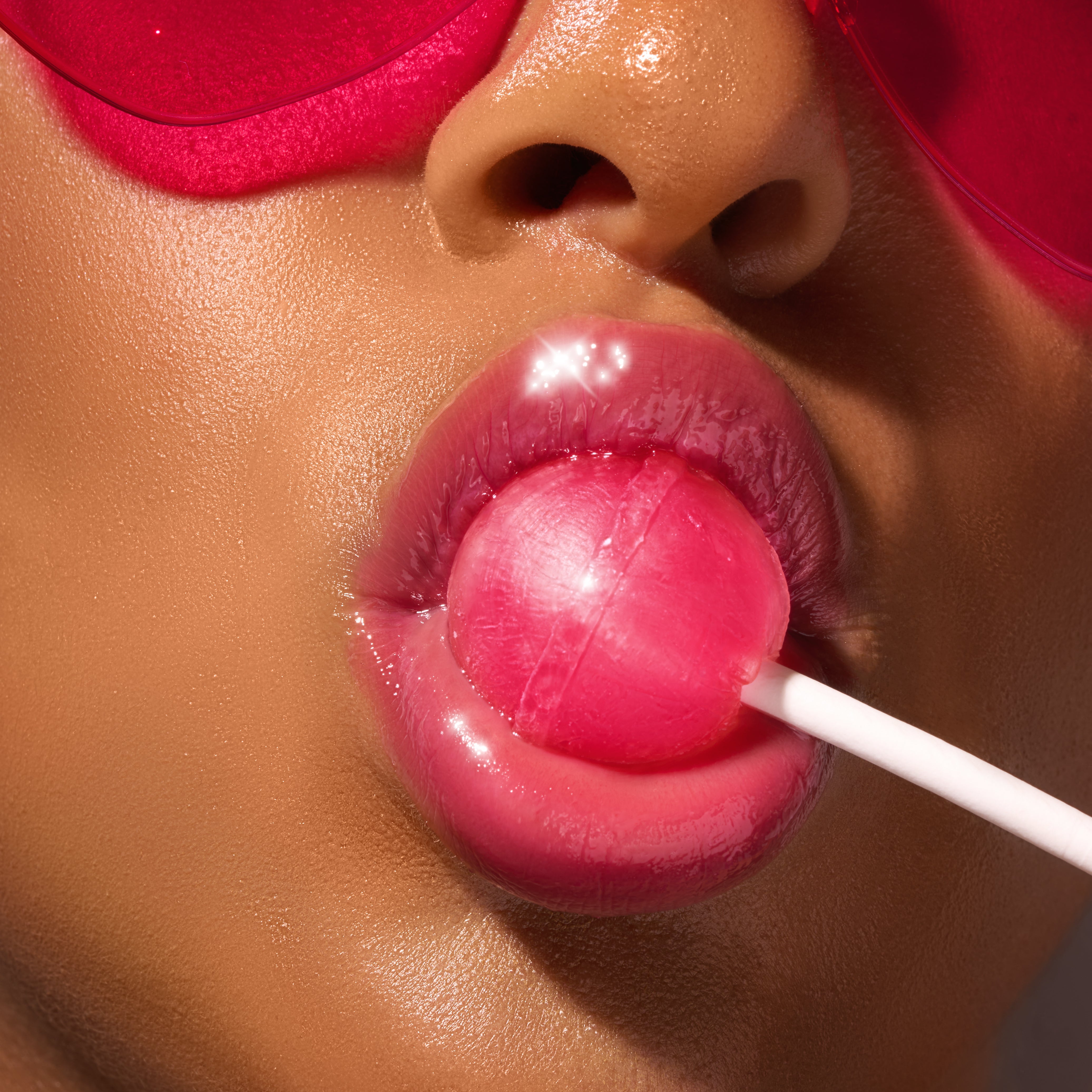 Do Guys Actually Hate Gloss or Are They Just Bad Kissers?